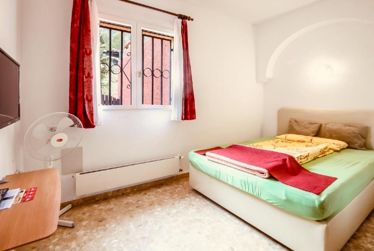 Hotel Pinkflamingo à Dénia Extérieur photo